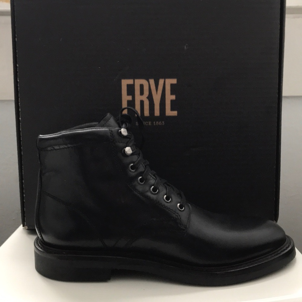 Frye Men’s Gordon Combat Lace Up